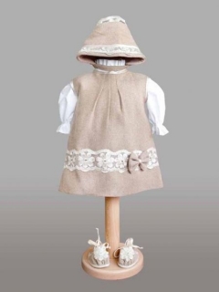 Botosei bej cu floricele