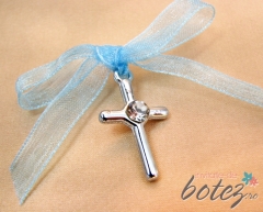 Cruciulita argintie cu stras si funda bleu