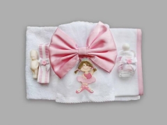 Trusou pentru botez cu balerina si funda roz