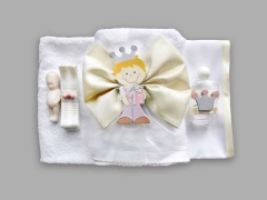 Trusou pentru botez cu print si funda crem